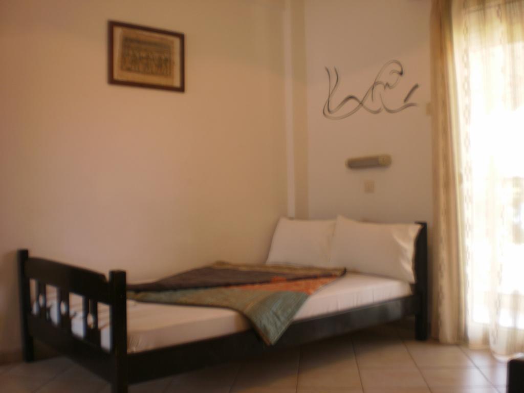 Rosa Agia Paraskevi (Kassandra)